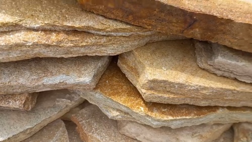 Плитняк златолит жёлтый золотистый для отмостки купить в Волгоградской области