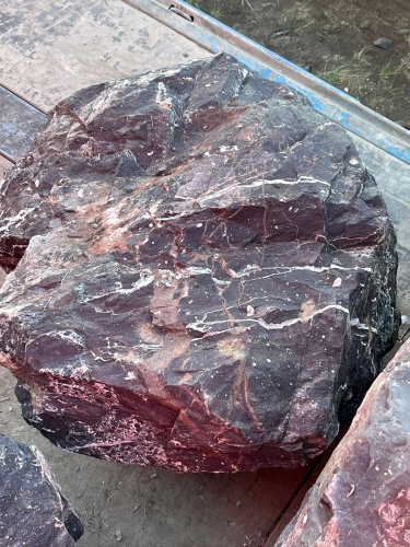 Камни для ландшафтного дизайна красно-фиолетовые 10-60 килограмм купить в Волгоградской области