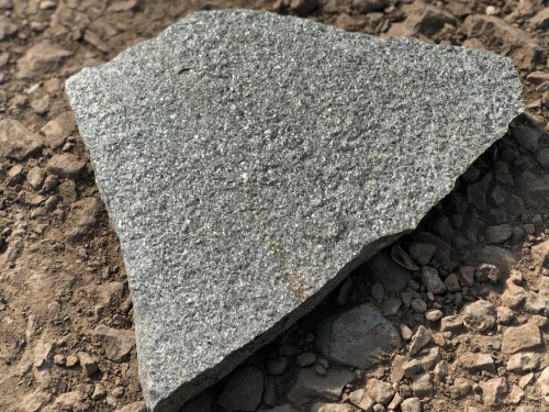 Плитняк златолит Уральский для цоколя, отмостки купить в Волгоградской области