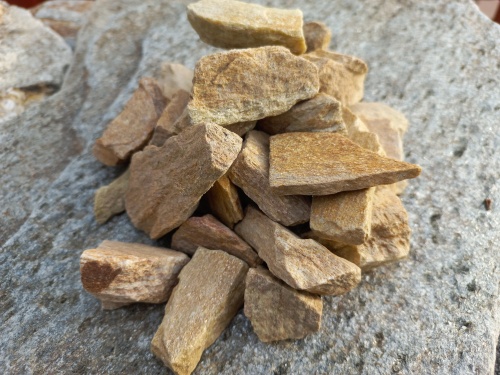 Златолит жёлтый декоративная каменная крошка купить в Волгоградской области
