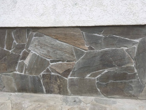 Плитняк златолит Уральский для цоколя, отмостки купить в Волгоградской области