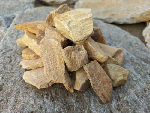 Златолит жёлтый декоративная каменная крошка купить в Волгоградской области