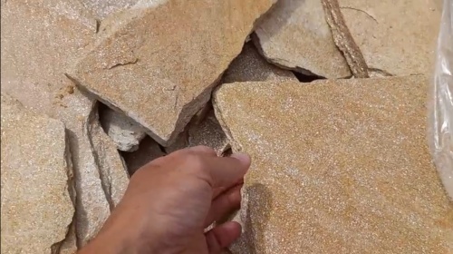 Плитняк златолит жёлтый золотистый для отмостки купить в Волгоградской области