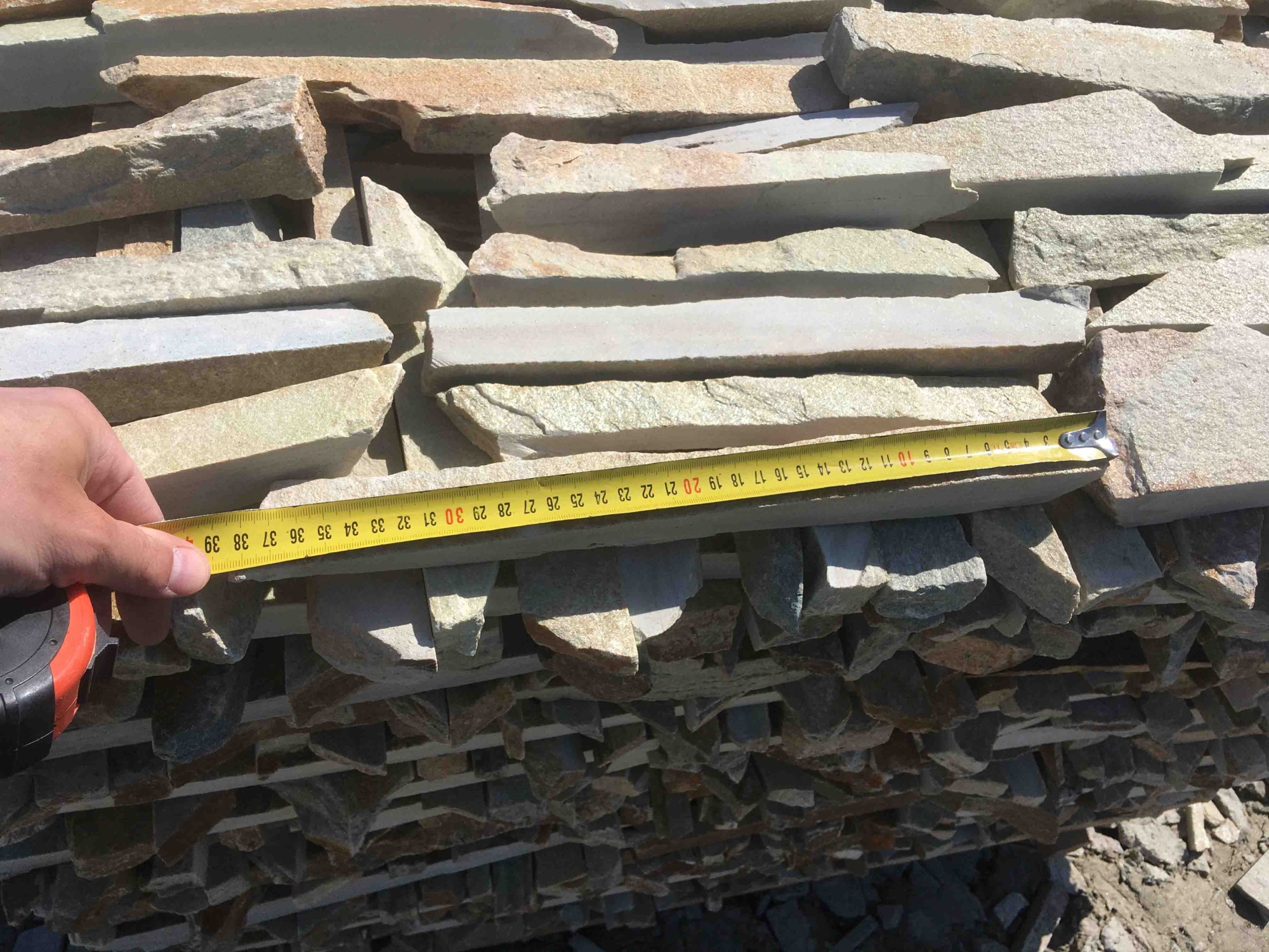 Горбушка златолит золотистый для облицовки купить в Волгоградской области