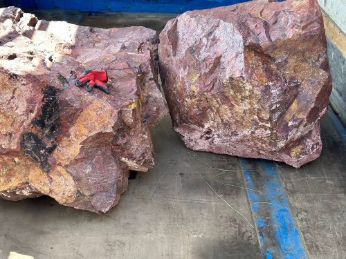 Ландшафтные глыбы красно-фиолетовые 200-1000 килограмм купить в Волгоградской области