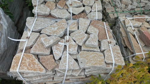 Гранитный плитняк галтованный для парковки купить в Волгоградской области