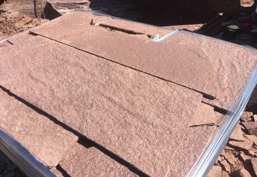 Плитняк лемезит бордовый для облицовки цоколя 20-25 мм  купить в Волгоградской области